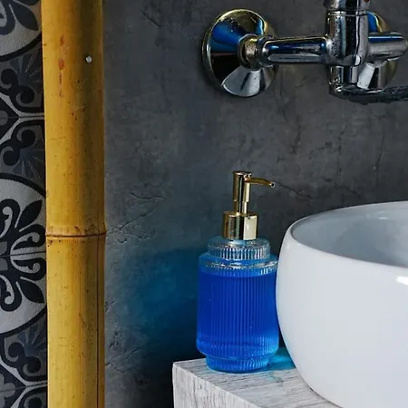 Privatunterkunft Atlas With Shared Bathroom Pressburg