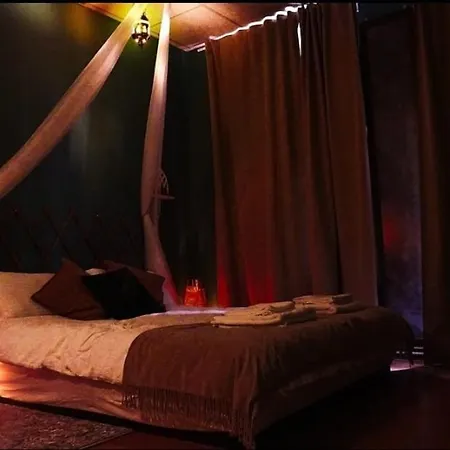 Atlas With Shared Bathroom