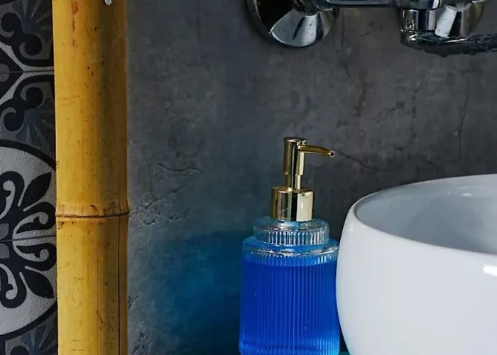 ホームステイ Atlas With Shared Bathroom ブラチスラヴァ