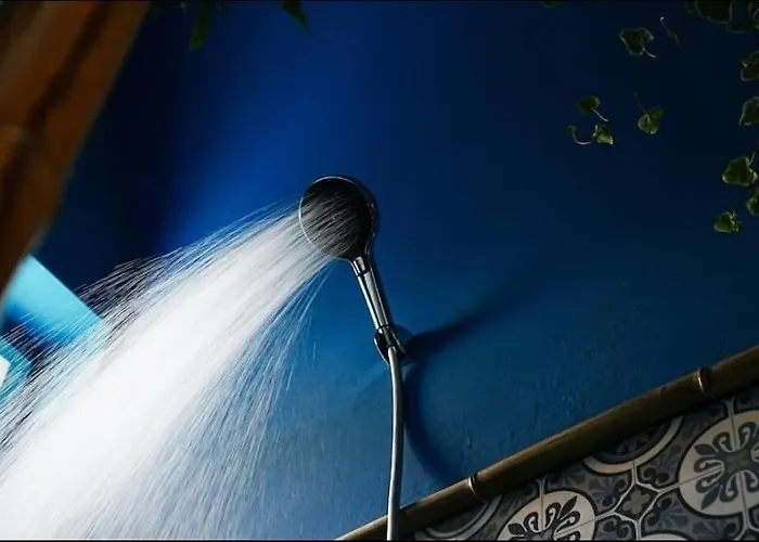 Atlas With Shared Bathroom