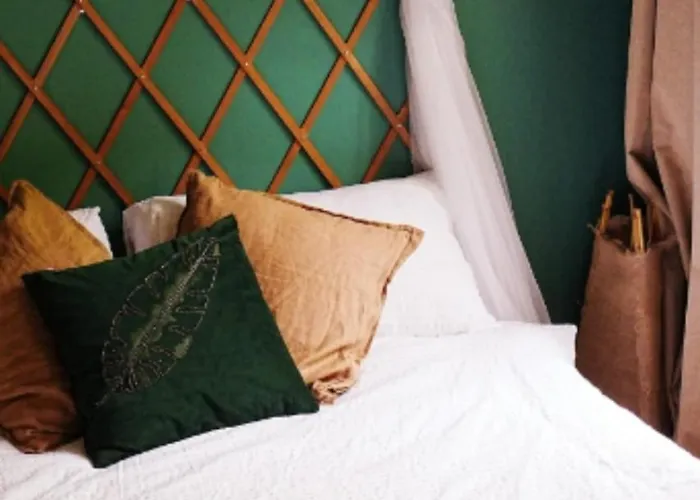 Atlas With Shared Bathroom