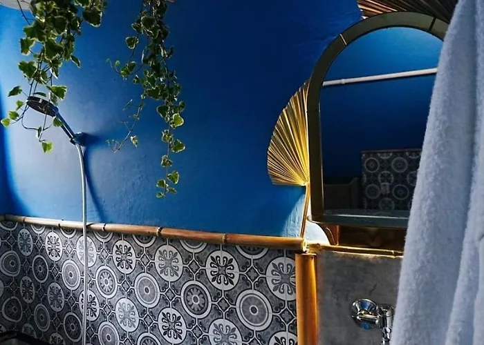 Δωμάτια σε οικογενειακή κατοικία Atlas With Shared Bathroom *