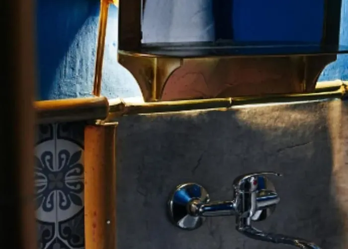 Atlas With Shared Bathroom ホームステイ *